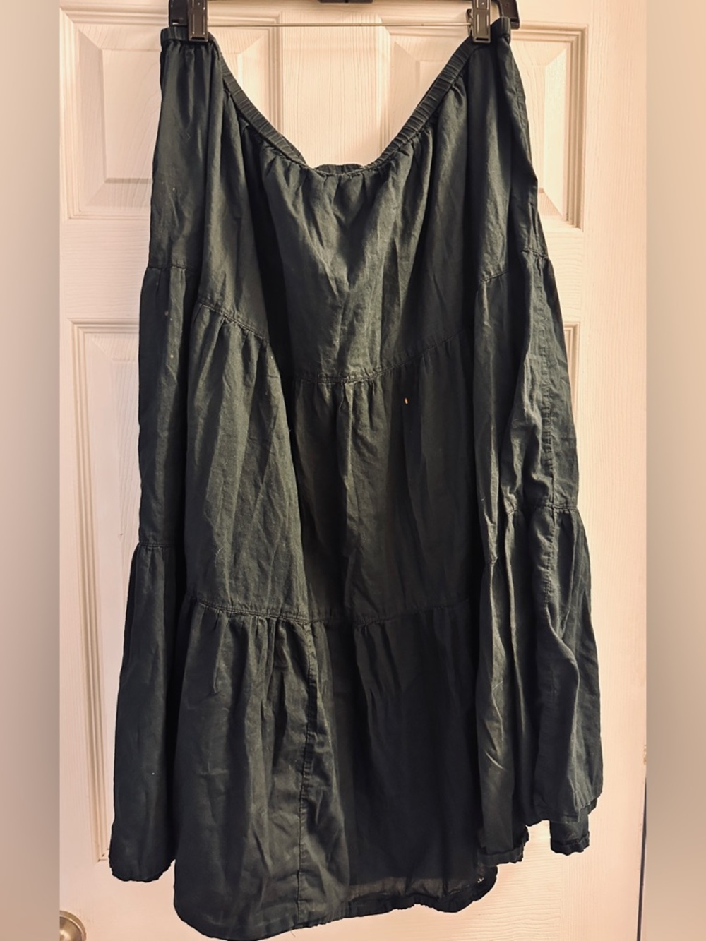 Avenue Black Elastic Waist Tiered Skirt Size 14/16